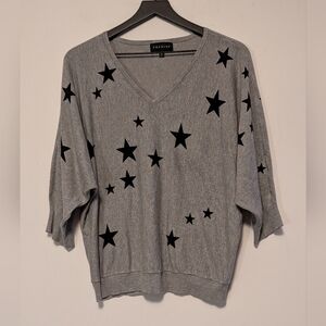 Premise XL Gray Black Star Print V Neck Dolman Sleeve Top Batwing Cozy Soft